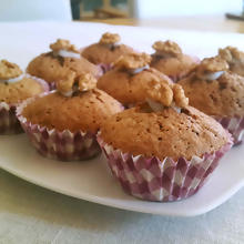 Petits gateaux d'automne aux noix et noisettes