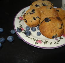 Cookie moelleux à la myrtille et au chocolat blanc